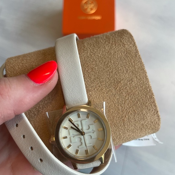 ❌SOLD❌Tory Burch Gigi Gold Stainless Leather Wrap Watch 28mm TBW2002 - Picture 3 of 8
